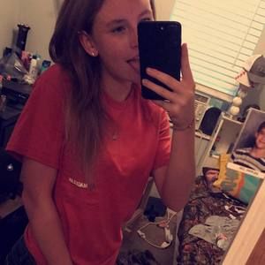 Meet your Posher, Lyndsie